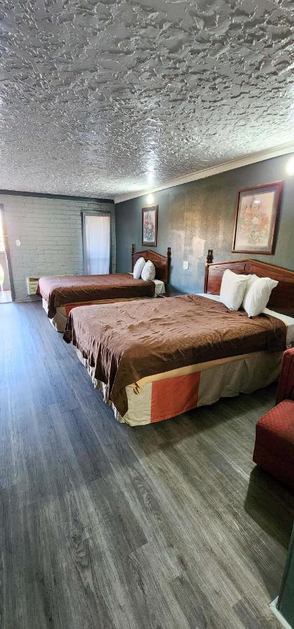 Stratford Inn Тилер Екстериор снимка